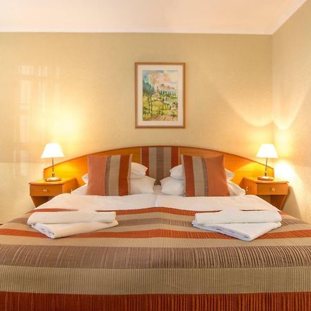 Hotel Spa เฮวิซ ภายนอก รูปภาพ