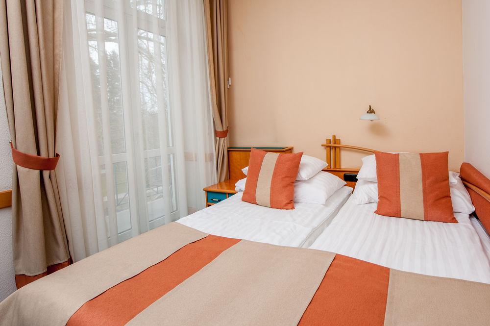 Hotel Spa เฮวิซ ภายนอก รูปภาพ
