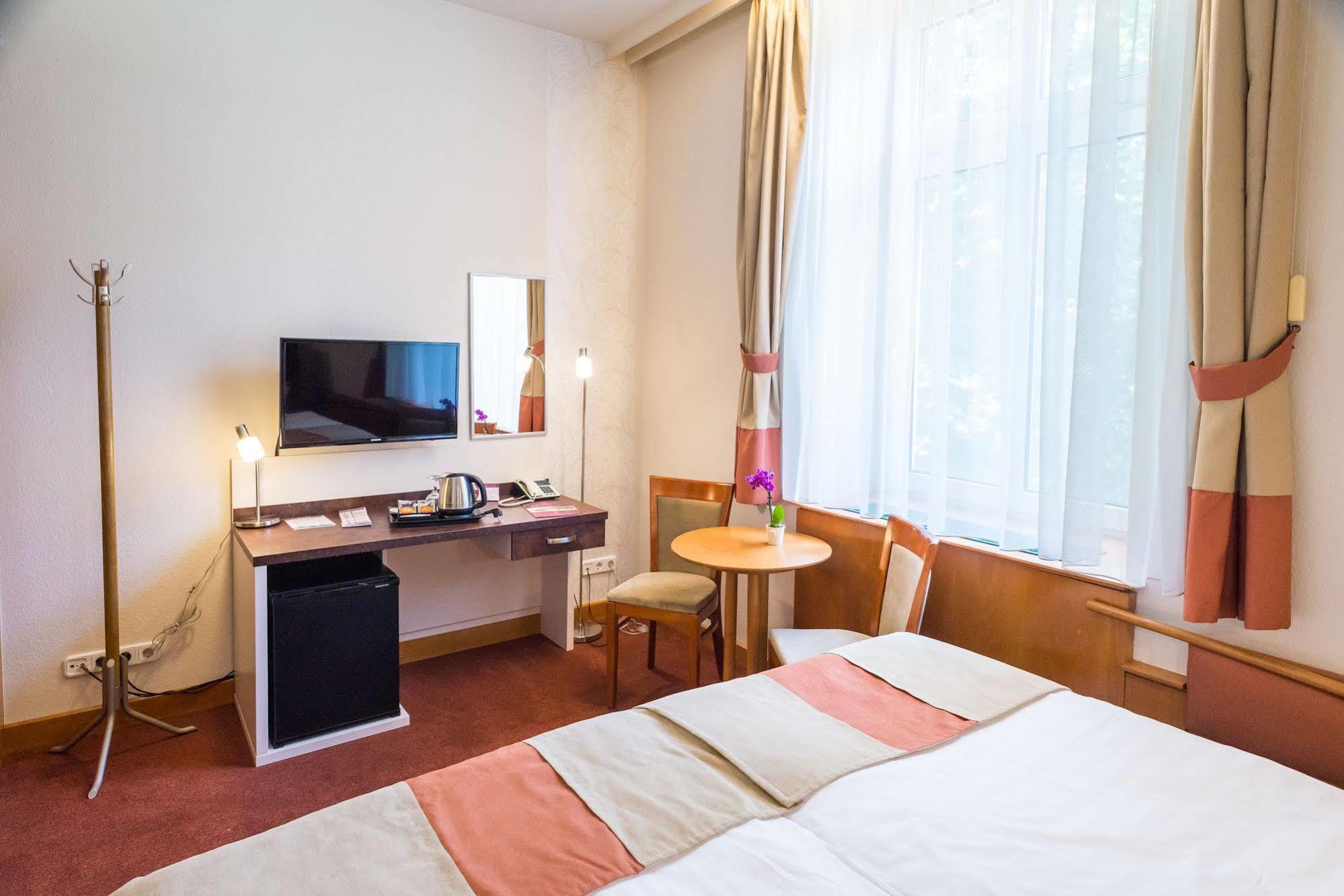 Hotel Spa เฮวิซ ภายนอก รูปภาพ