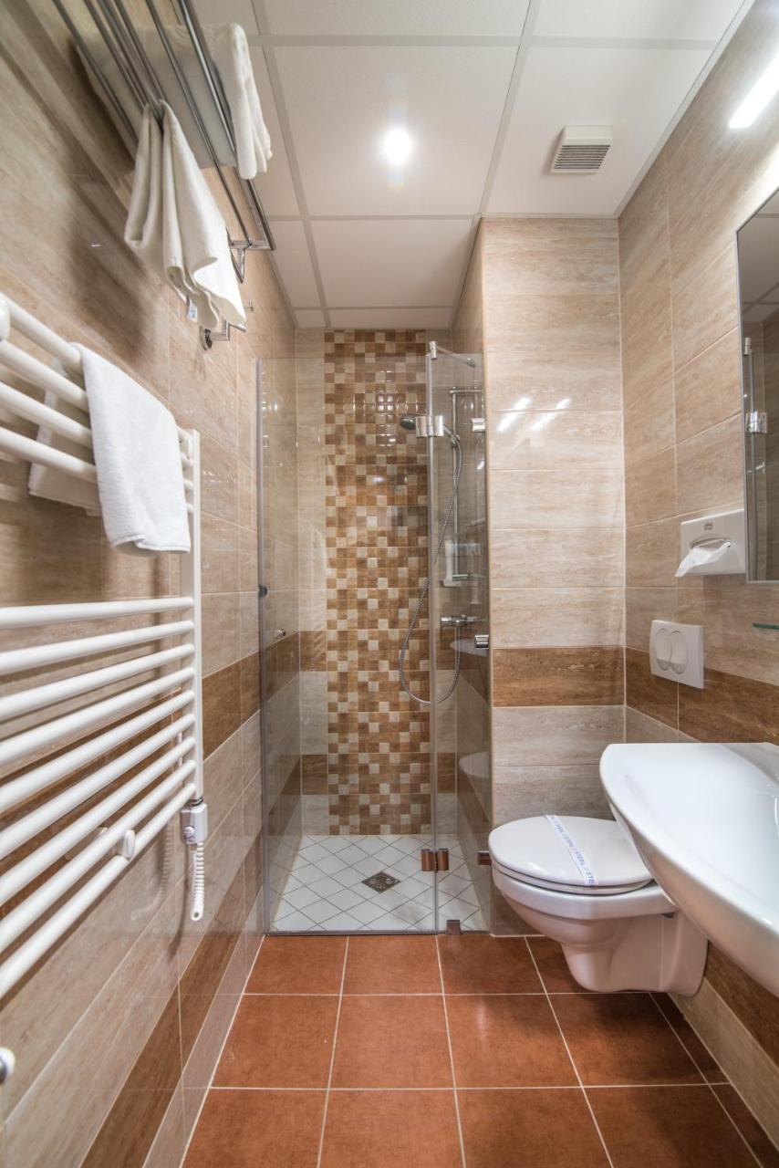 Hotel Spa เฮวิซ ภายนอก รูปภาพ