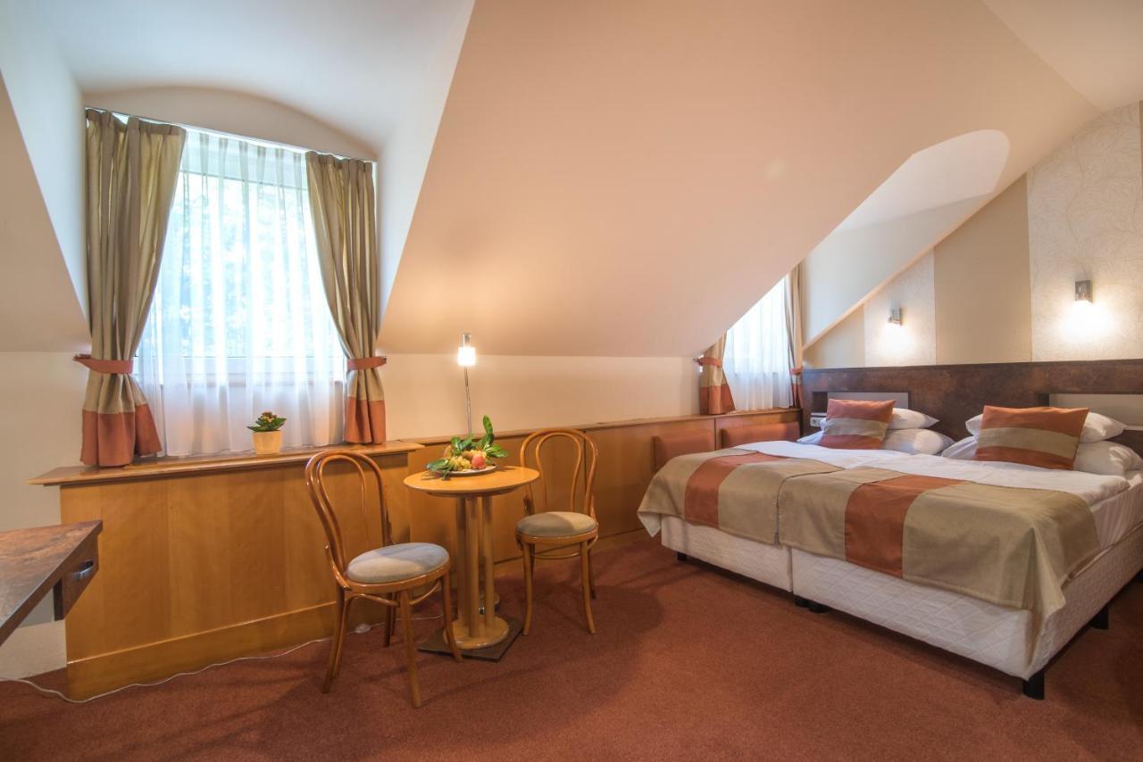 Hotel Spa เฮวิซ ภายนอก รูปภาพ